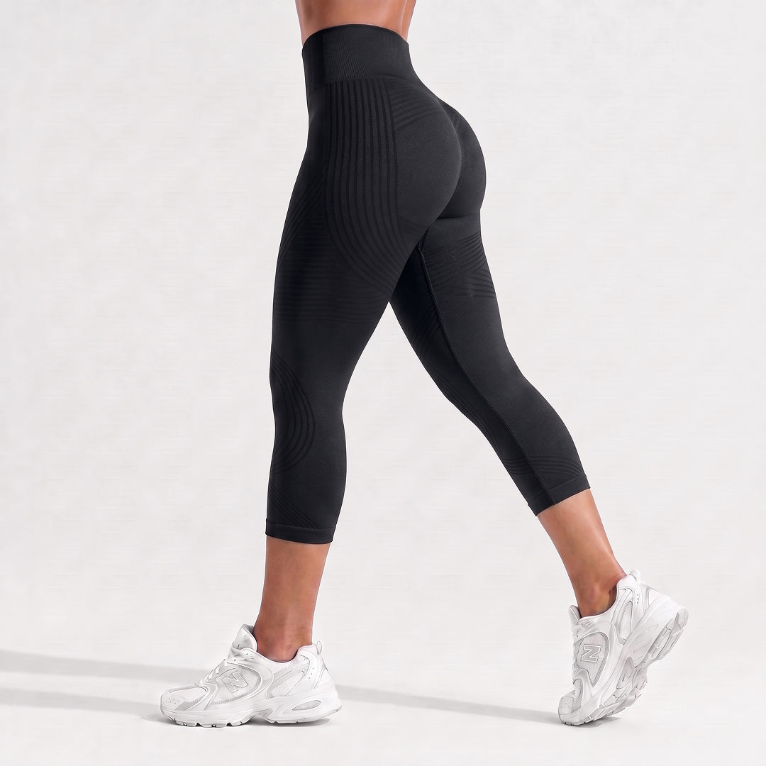 Silix™ Ribbed Squat-Proof Capri Leggings