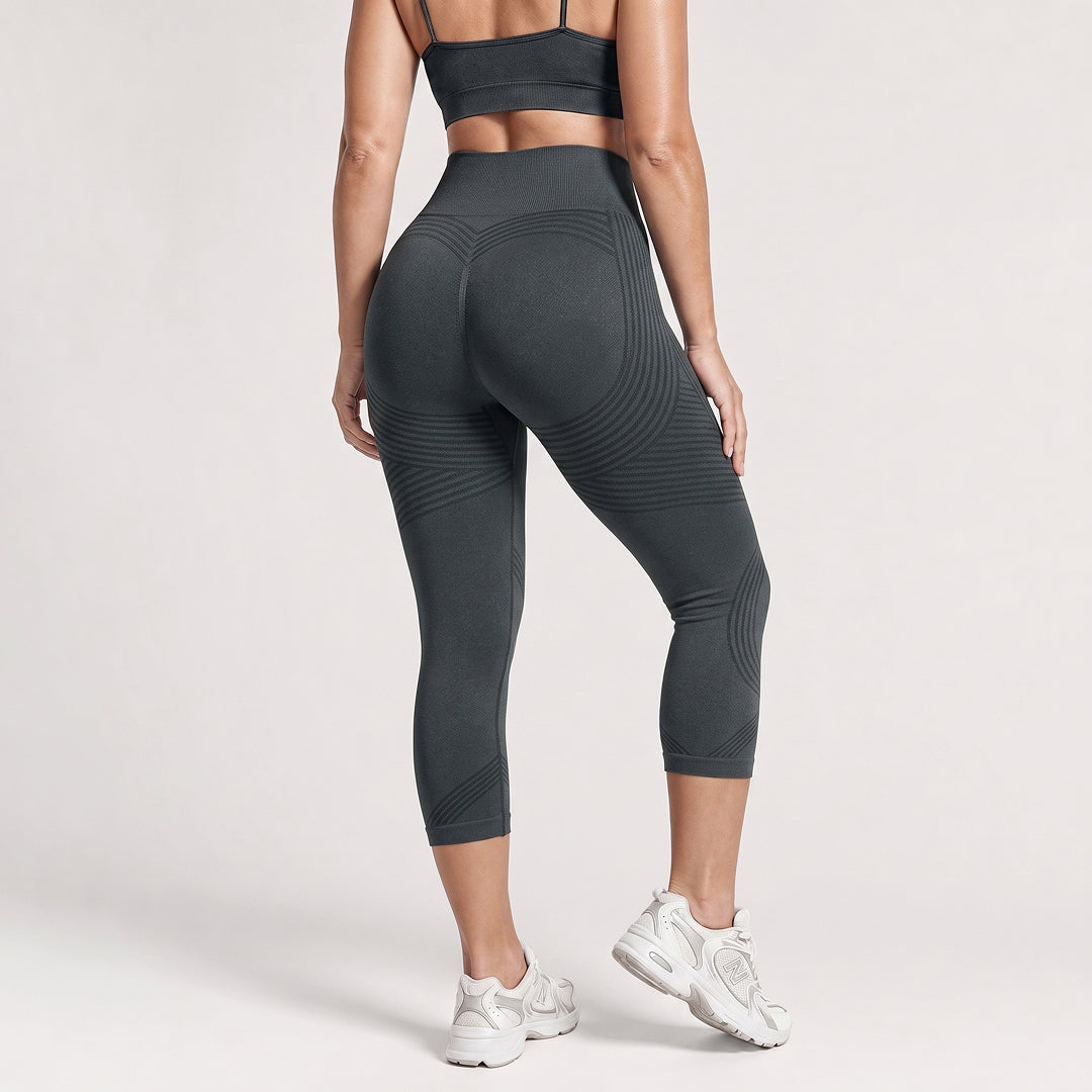 Silix™ Ribbed Squat-Proof Capri Leggings