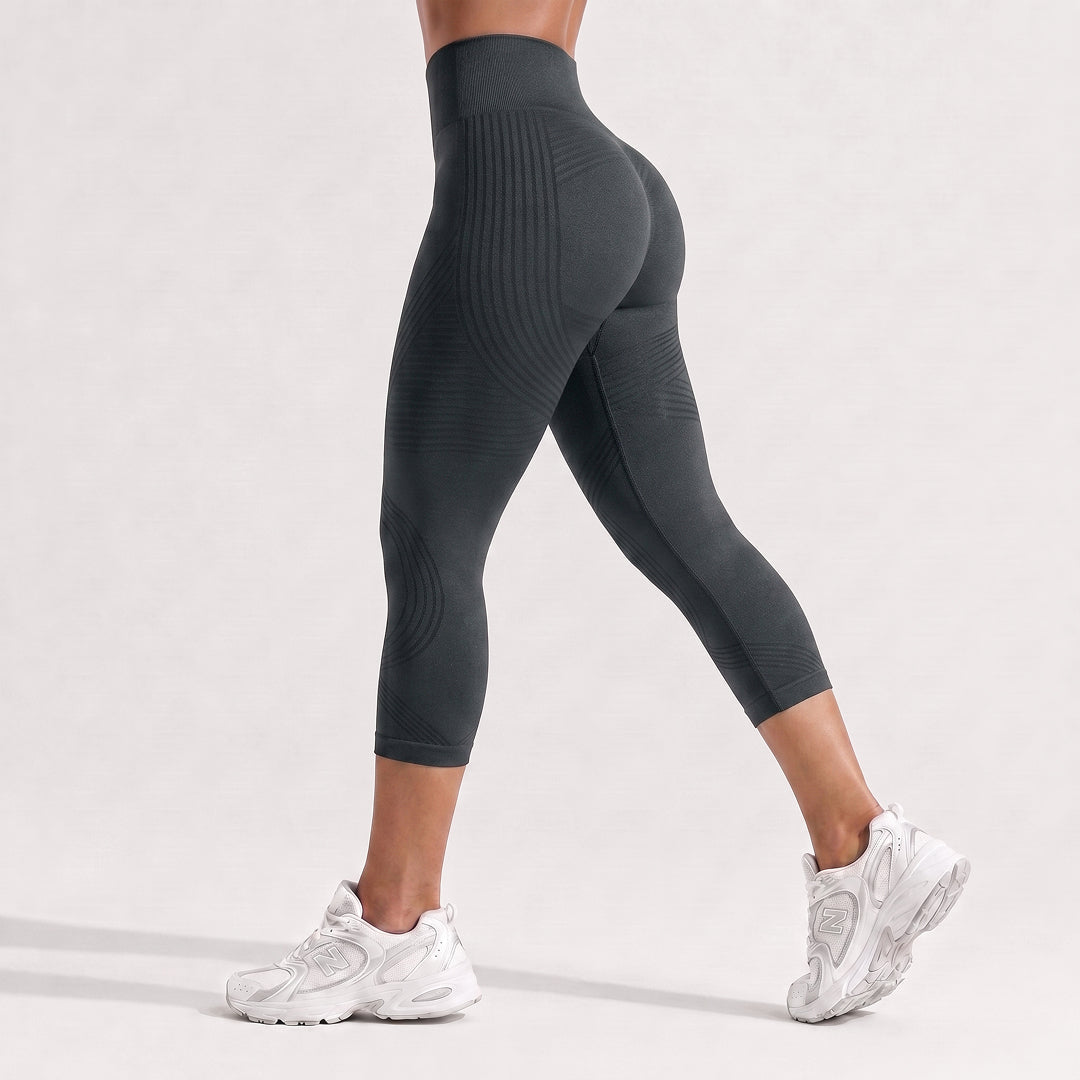 Silix™ Ribbed Squat-Proof Capri Leggings